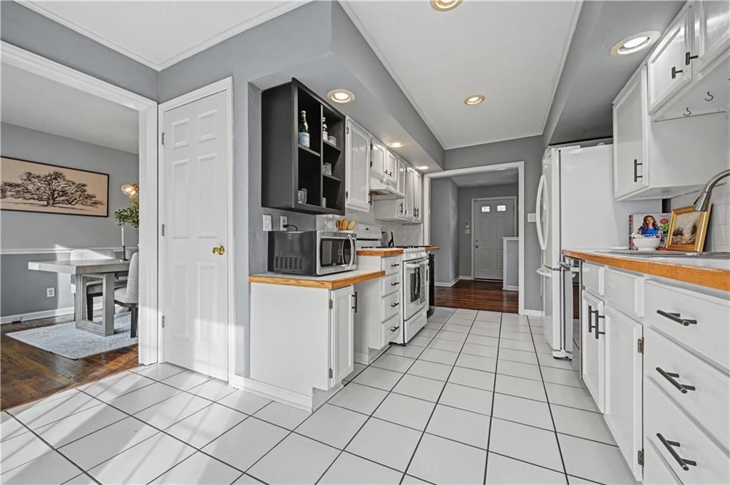 7532 Falmouth Street — photo 17