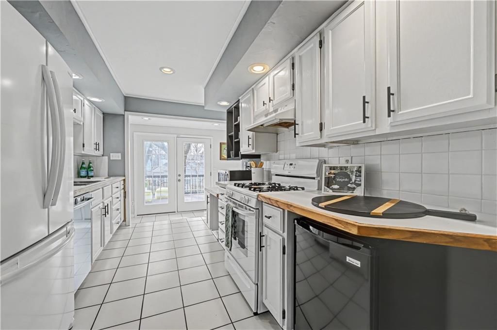 7532 Falmouth Street — photo 18