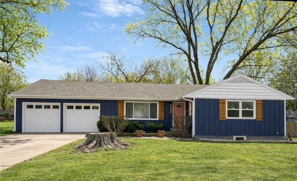 134 Woodland Road, Lansing, KS