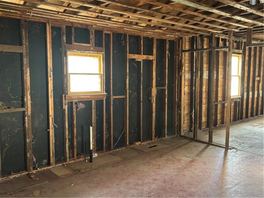 208 Harrington Avenue — photo 4