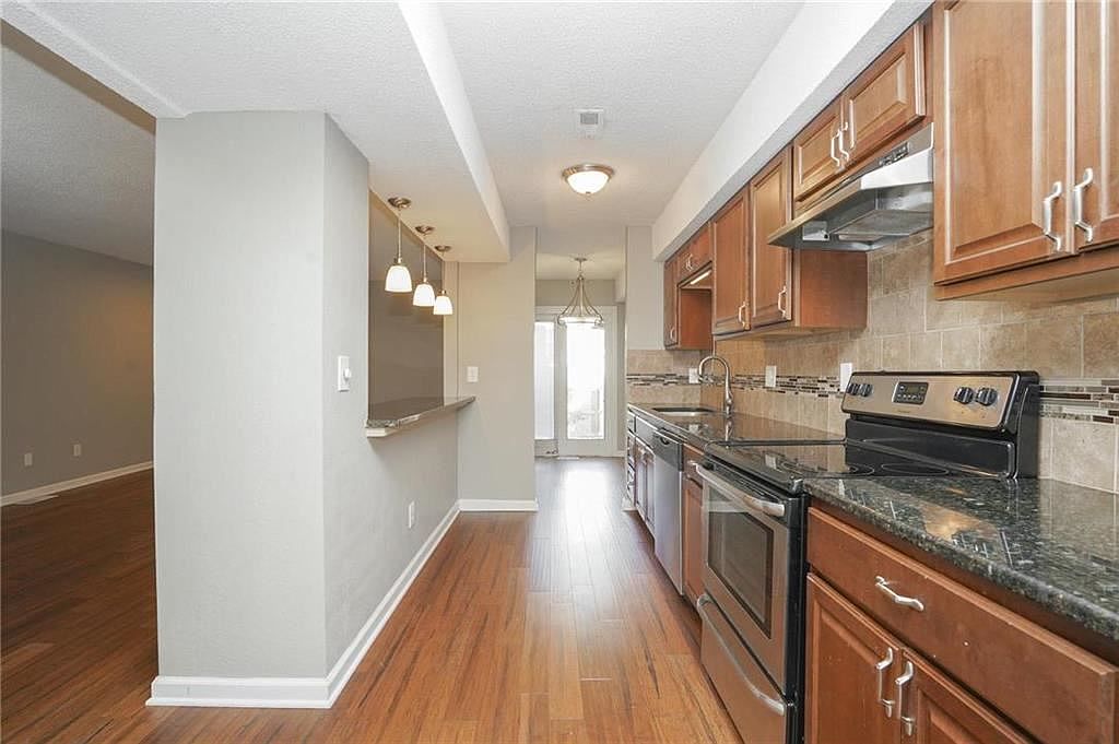 1426 E Mart Way Circle — photo 4