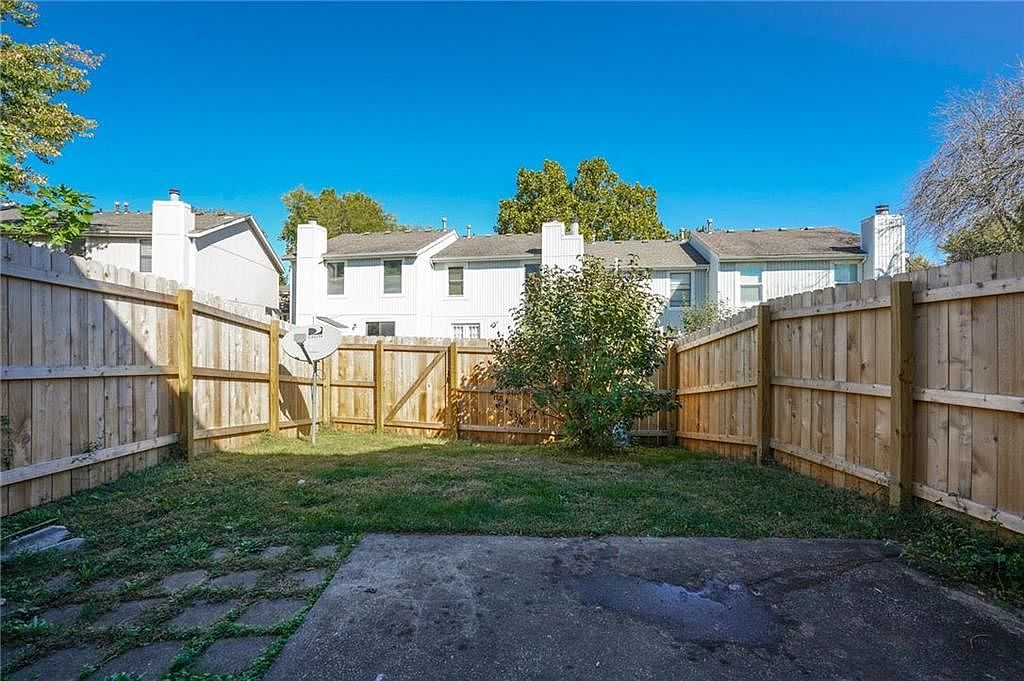 1426 E Mart Way Circle — photo 21