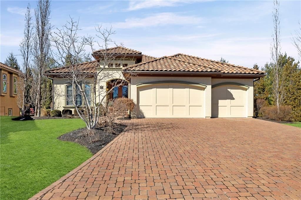 3322 W 137 Street, Leawood, KS