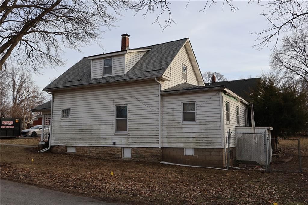 1500 S Maywood Avenue — photo 4
