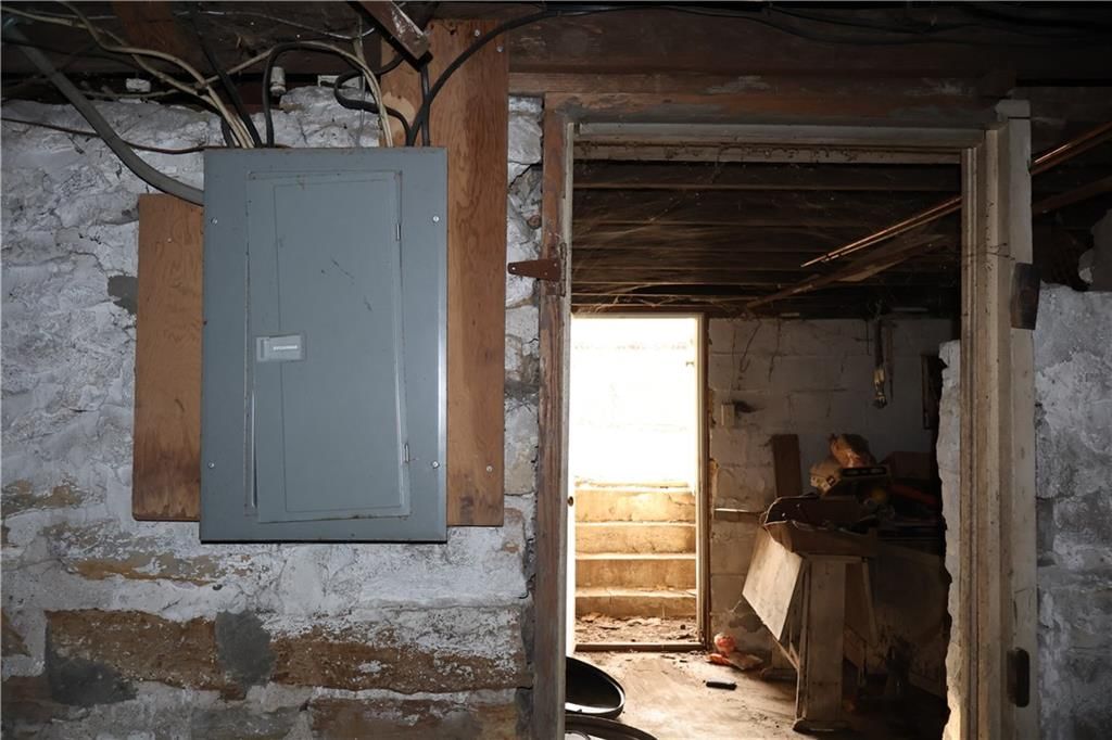 1500 S Maywood Avenue — photo 29