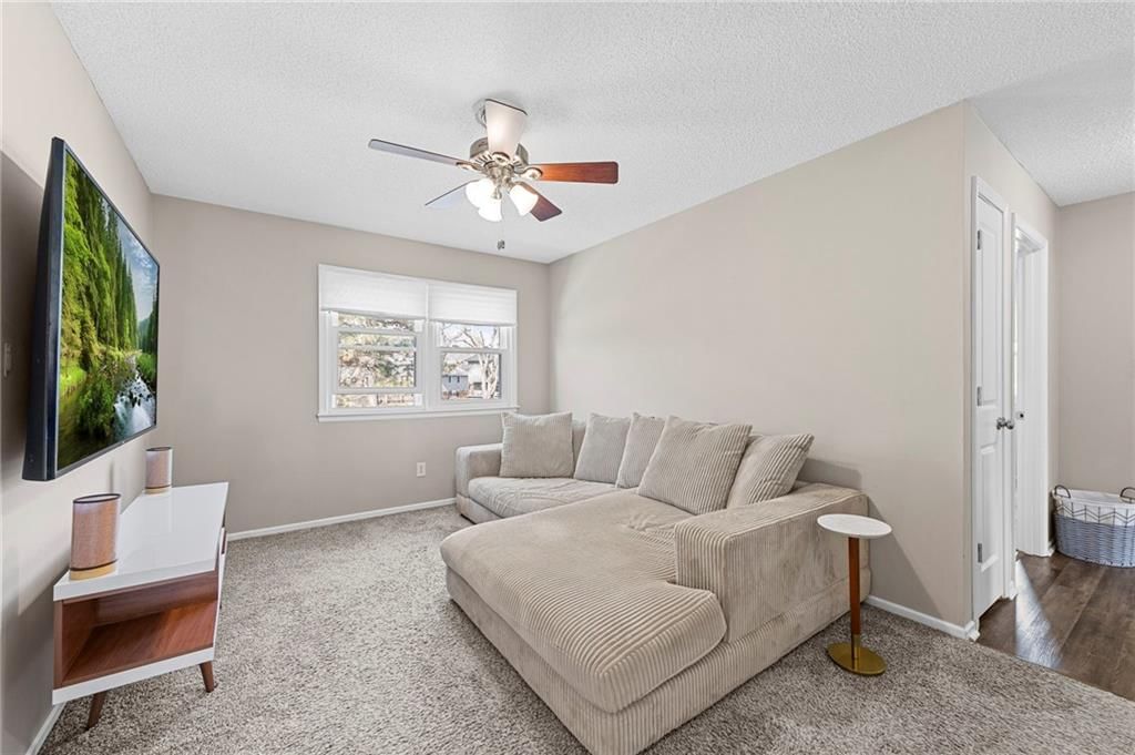 202 NW Redwood Court — photo 16