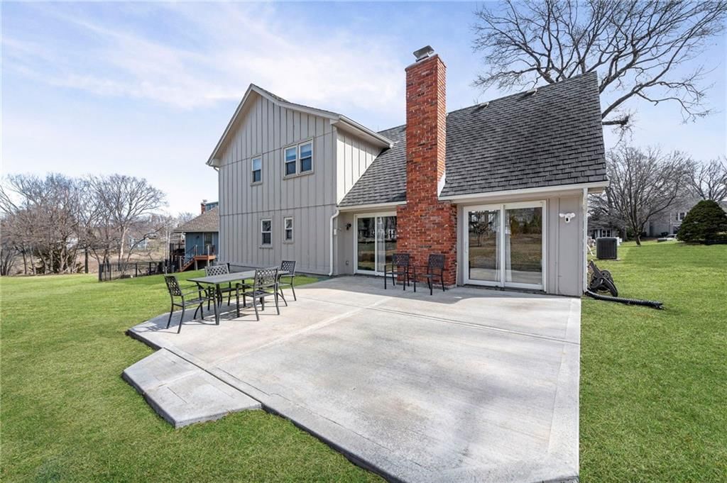 202 NW Redwood Court — photo 21