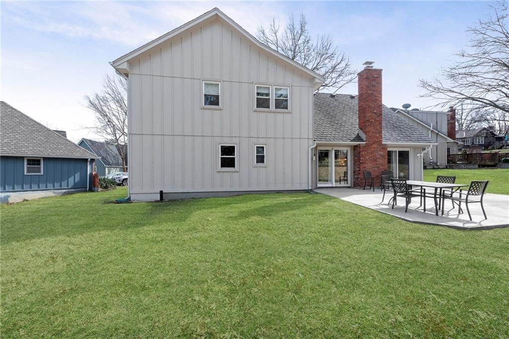 202 NW Redwood Court — photo 22