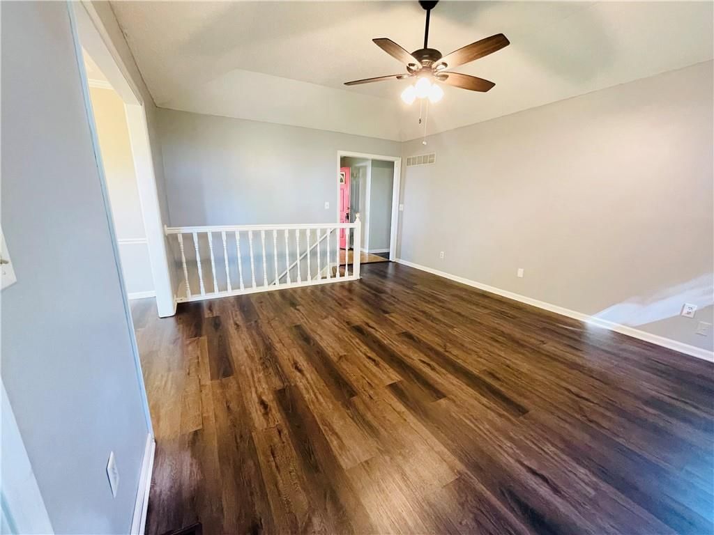 5821 Marion Avenue — photo 4