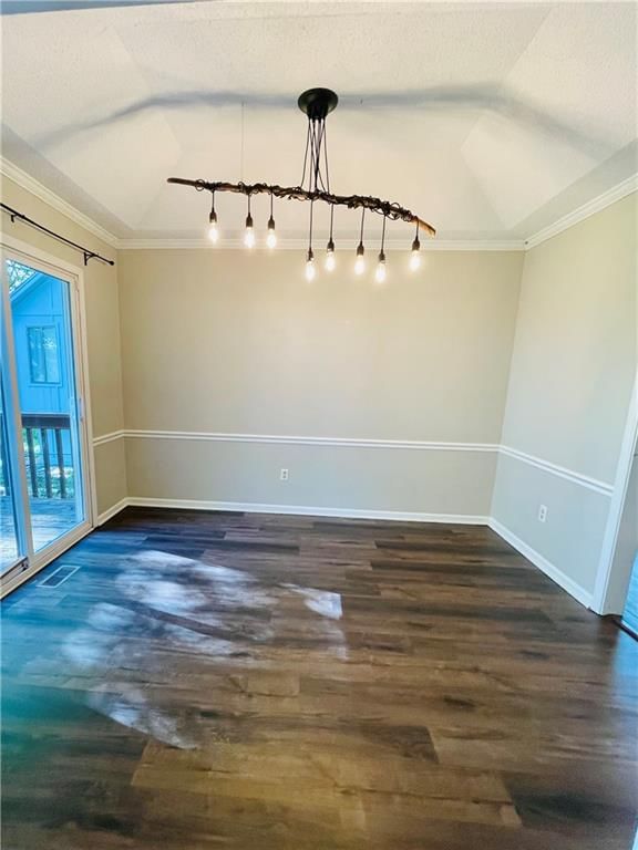5821 Marion Avenue — photo 9