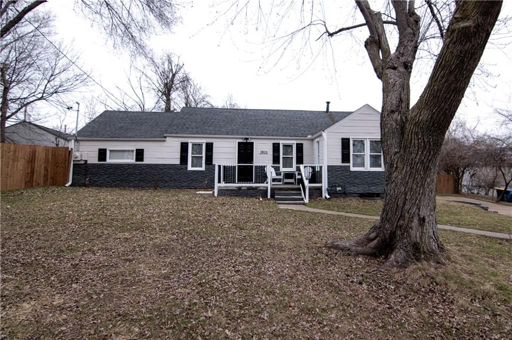 3805 Laurel Avenue — photo 2