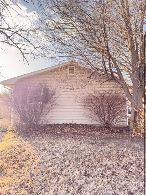 321 E Buchanan Street — photo 25