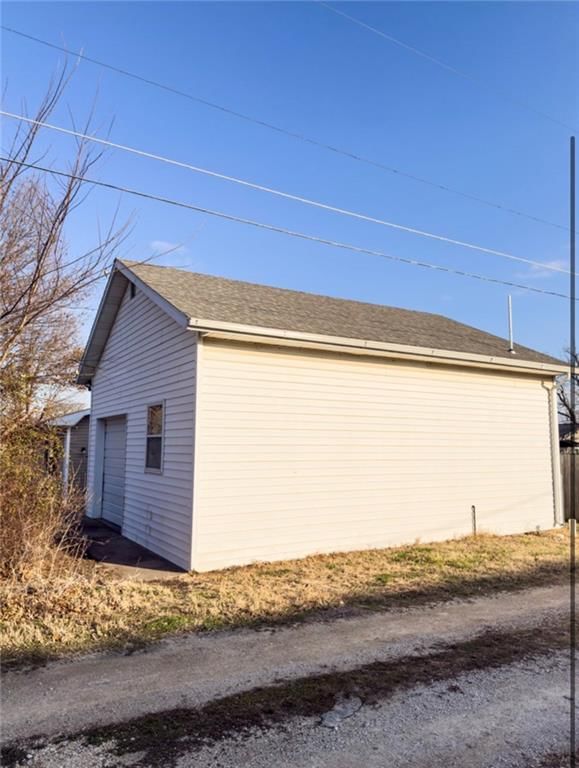 321 E Buchanan Street — photo 28