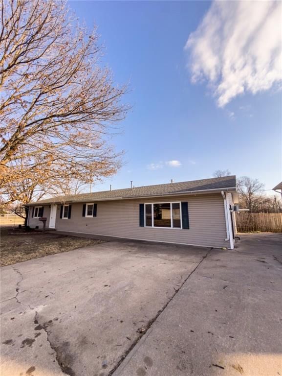 321 E Buchanan Street — photo 33