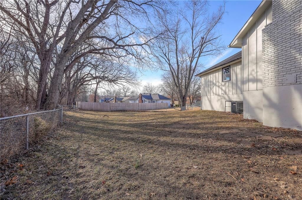 8012 Sunset Circle — photo 36