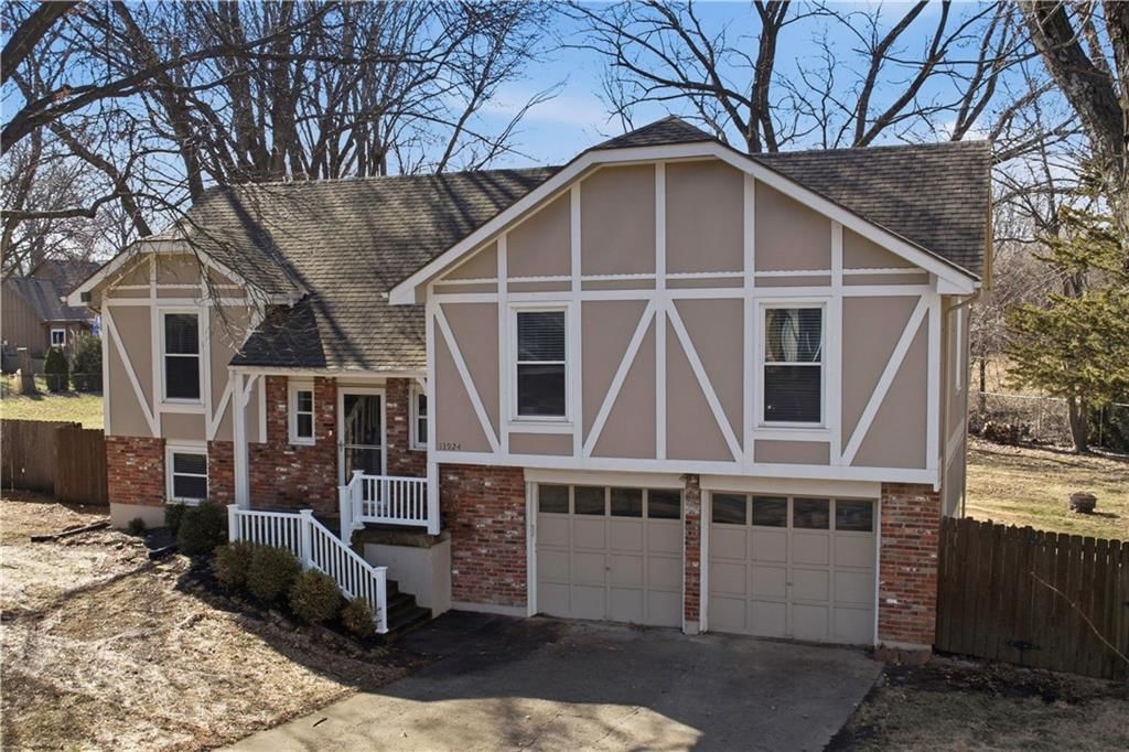 13924 S Brookwood Court — photo 2