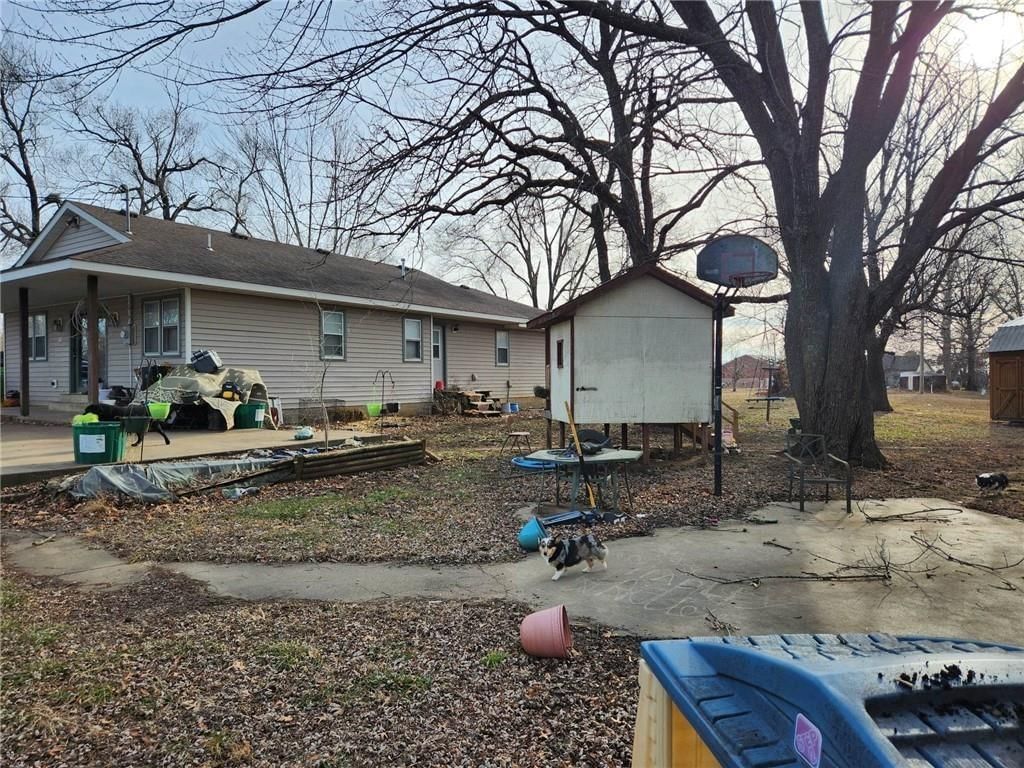 4182 SW K Street — photo 2