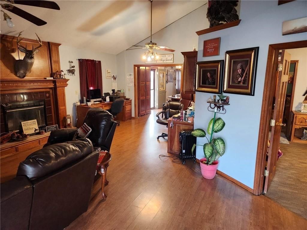 4182 SW K Street — photo 3