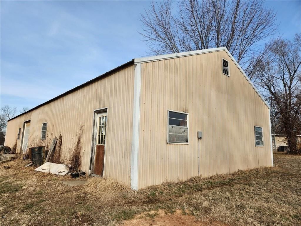 4182 SW K Street — photo 7
