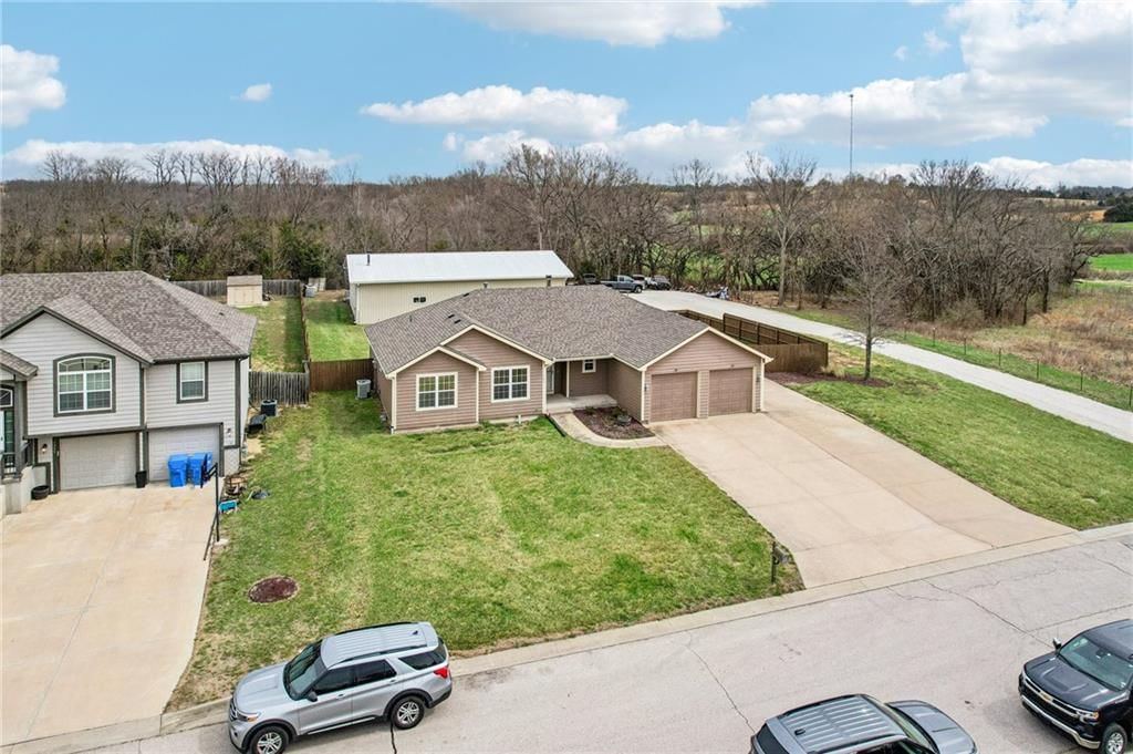 1343 S Delaware Drive — photo 26
