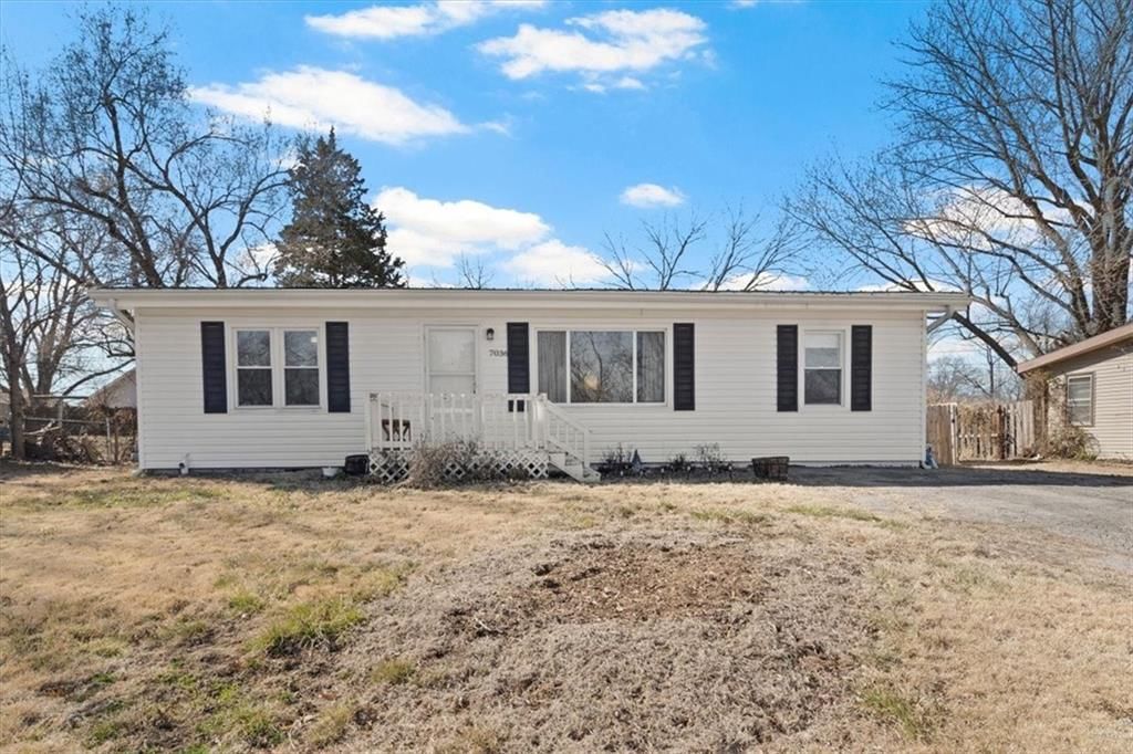 7036 N Harrison Street, Gladstone, MO