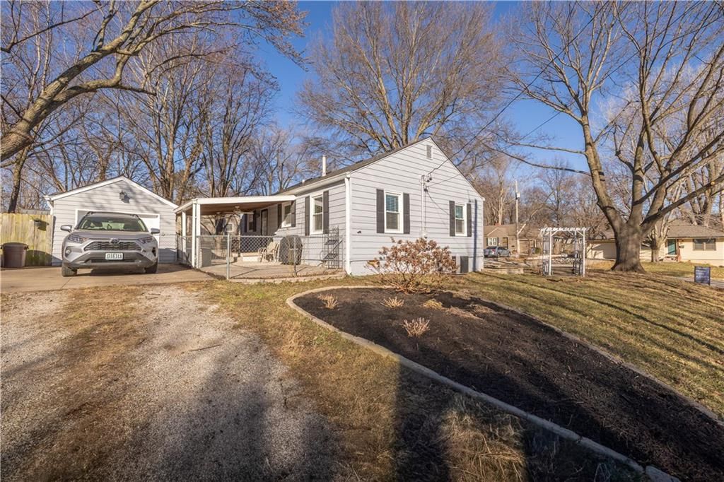 1200 NW B Street — photo 12