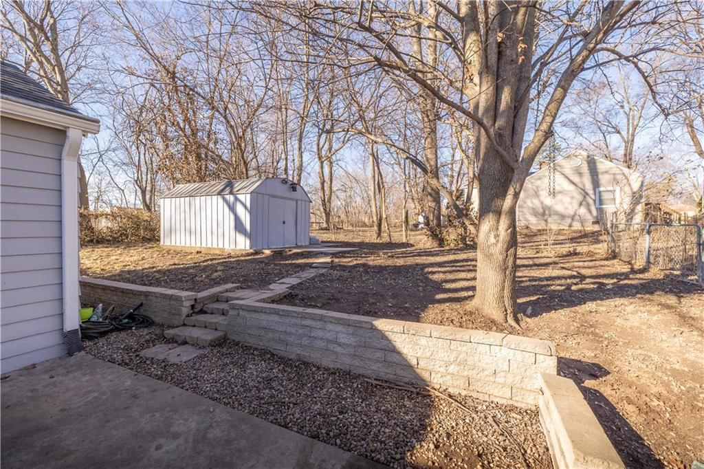 1200 NW B Street — photo 15