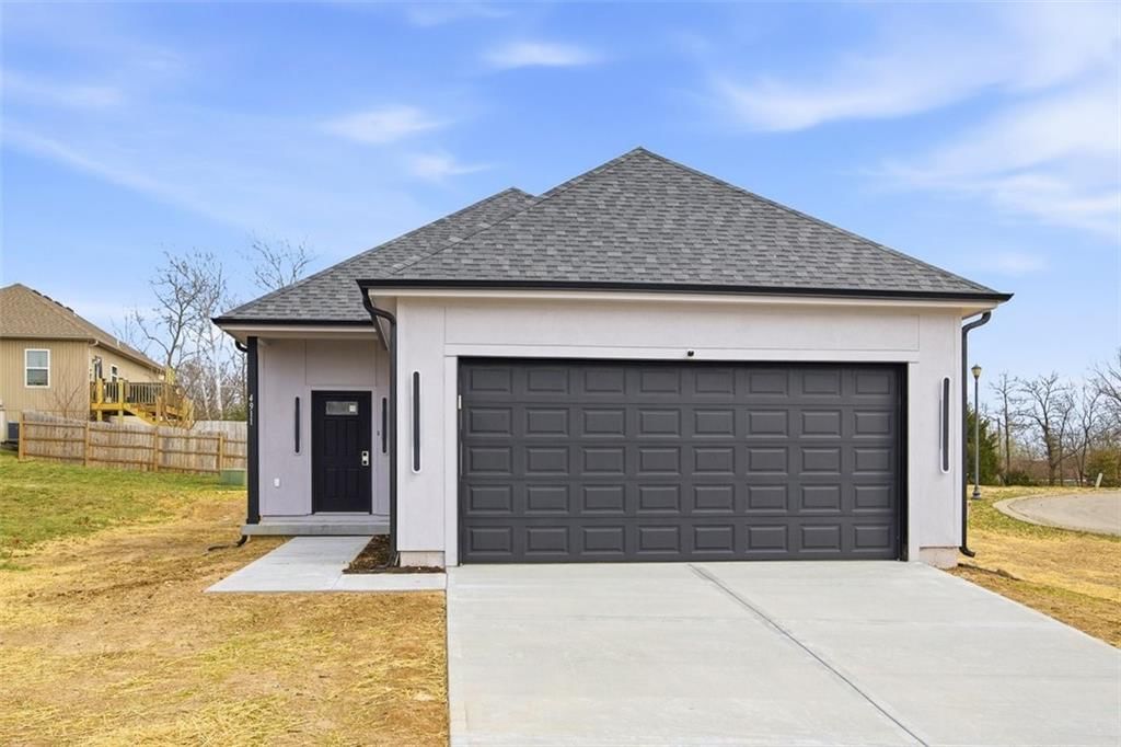 4911 Hocker Drive, Kansas City, MO