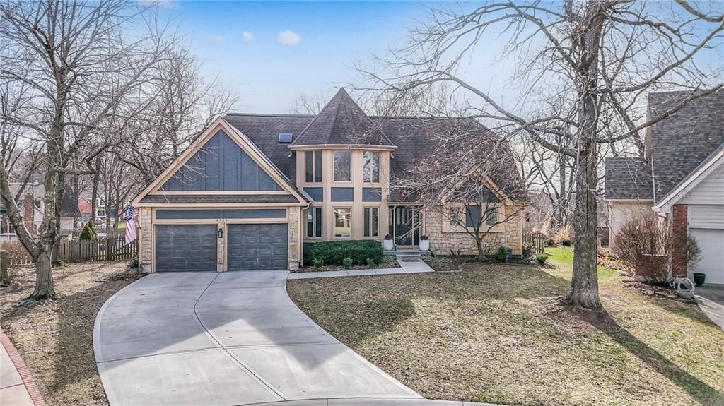 9729 W 115th Street, Overland Park, KS