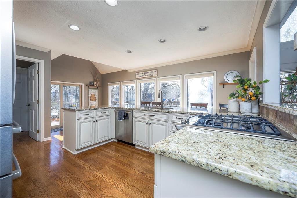 9729 W 115th Street — photo 10