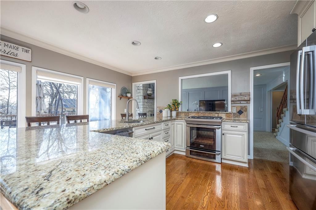 9729 W 115th Street — photo 11