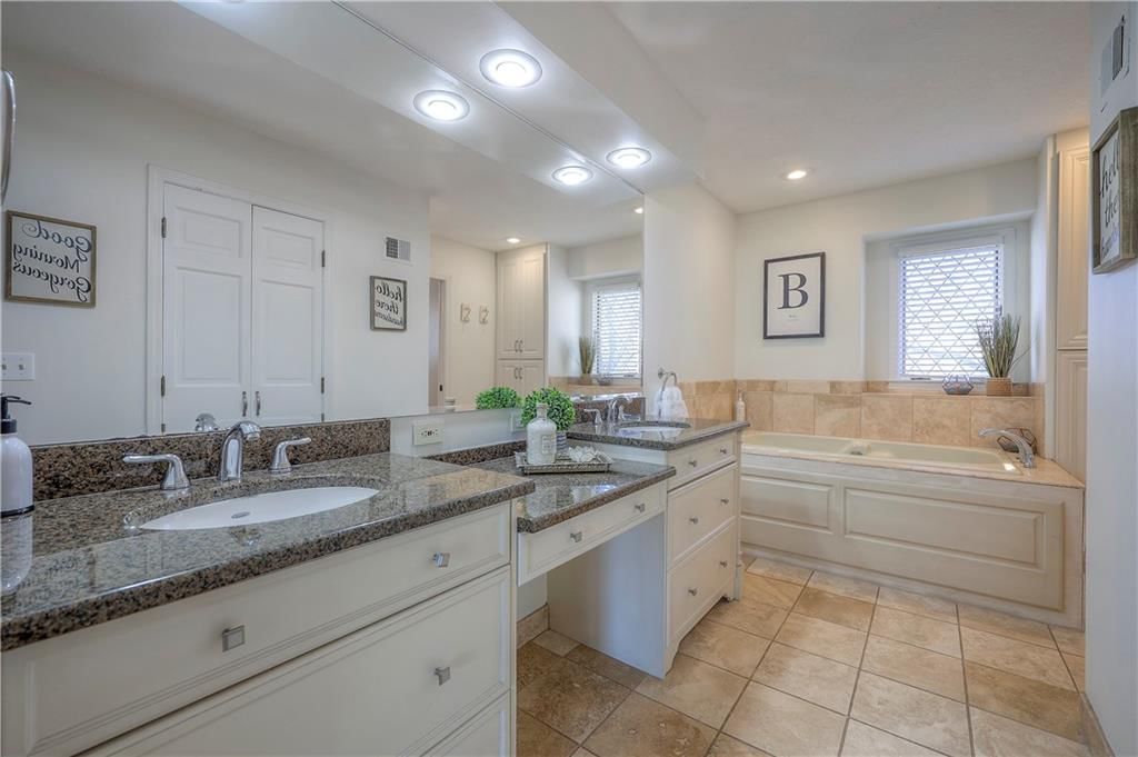 9729 W 115th Street — photo 16