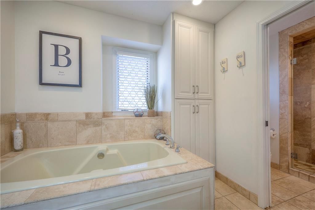 9729 W 115th Street — photo 17