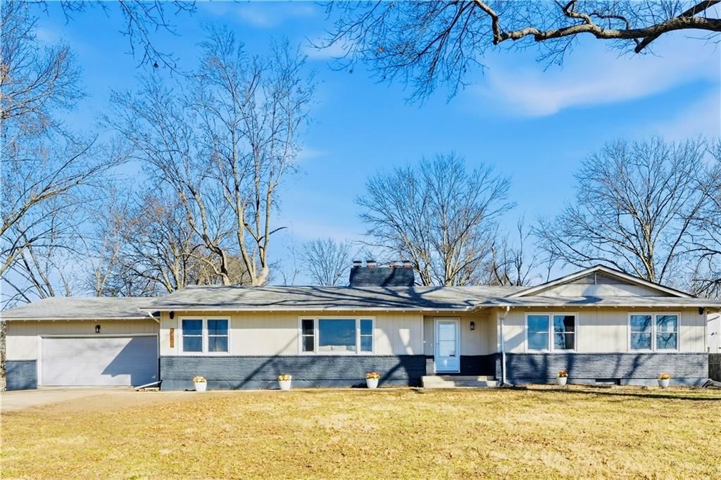 10915 Blue River Road, Kansas City, MO