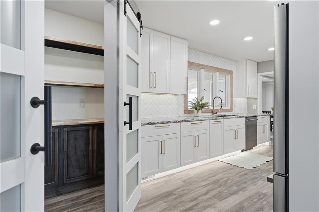 10915 Blue River Road — photo 14