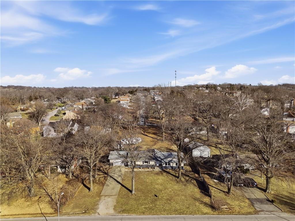 10915 Blue River Road — photo 37