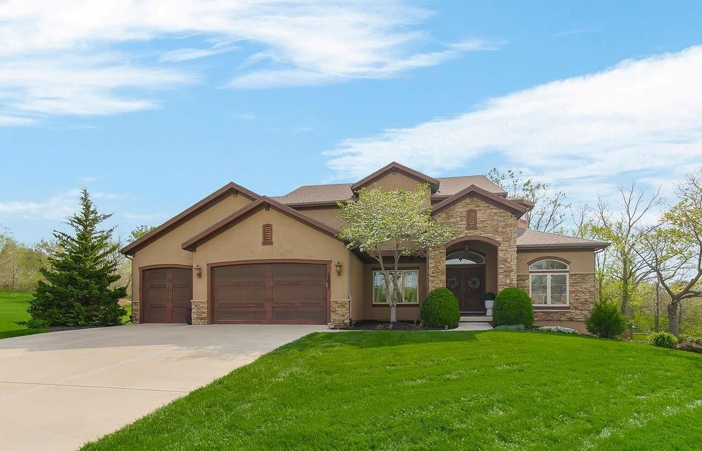 13021 Kelli Drive — photo 2