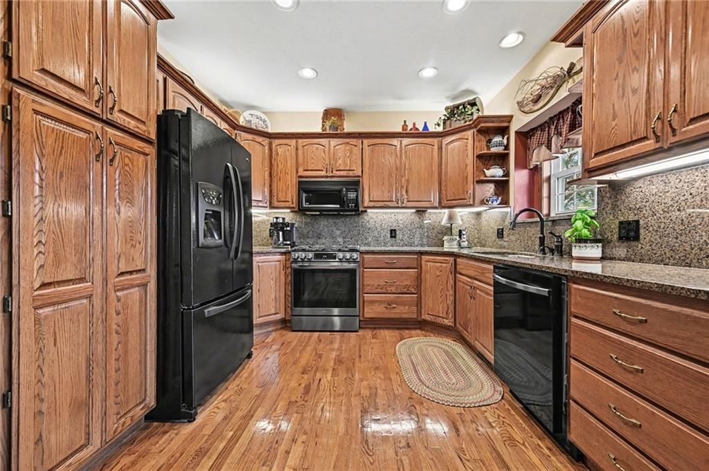 13090 Red Oak Court — photo 11