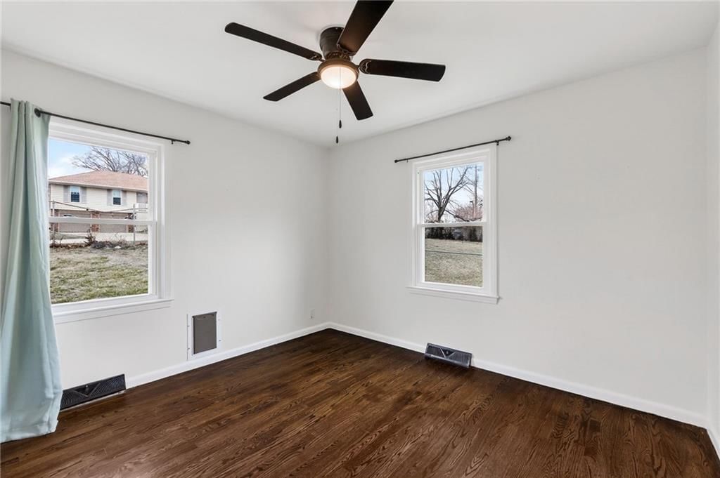 4630 NE 43rd Terrace — photo 9