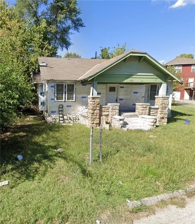 2222 Hickam Drive, Kansas City, KS