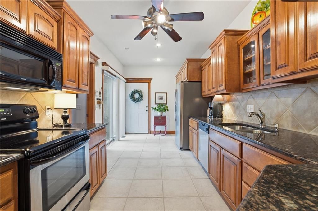 9747 N Lucerne Street — photo 11
