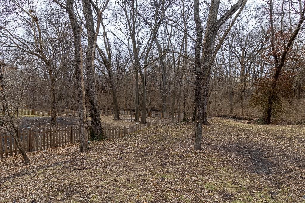 303 W 11th Street — photo 4