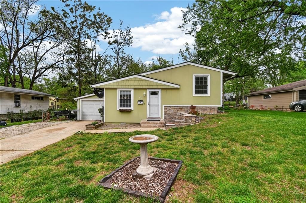 210 Cherokee Drive, Belton, MO