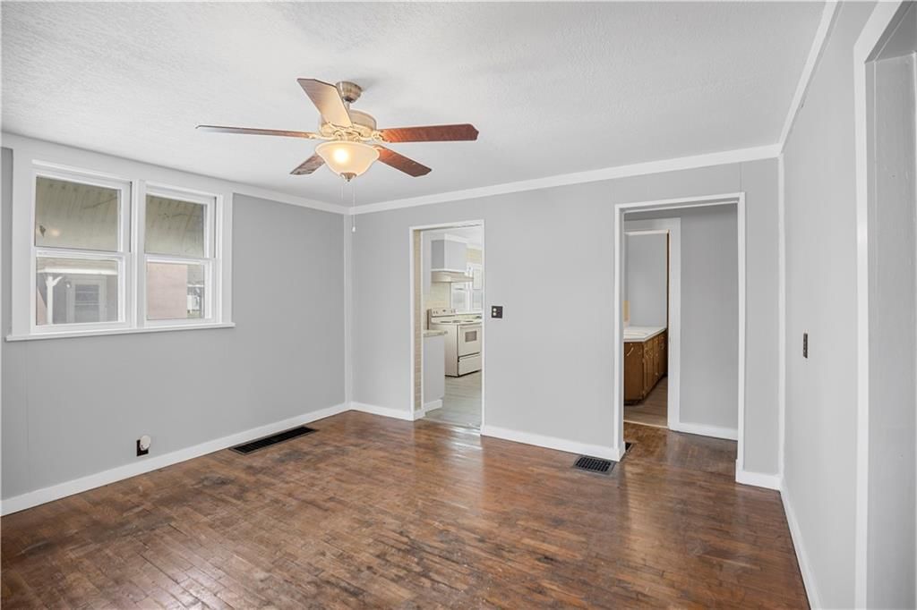 507 E 9th Street — photo 9