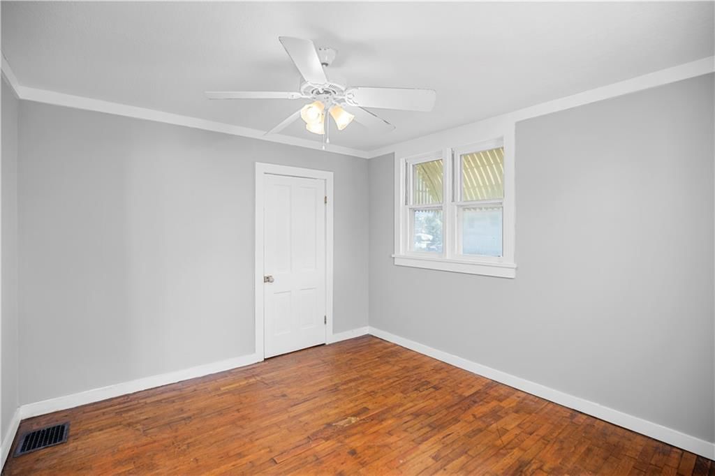 507 E 9th Street — photo 10