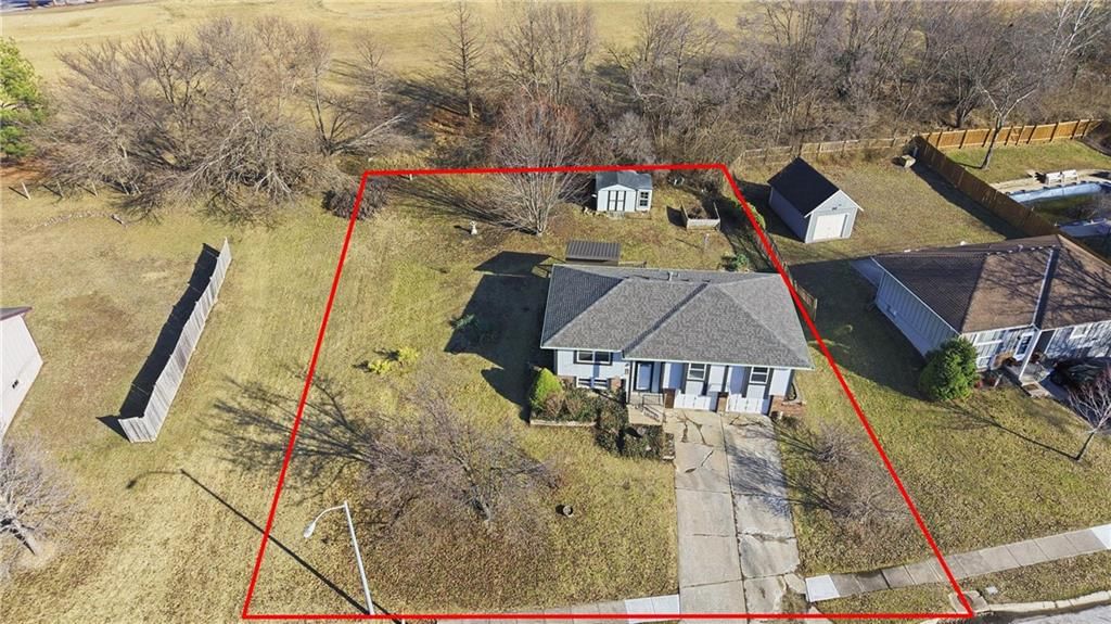 14801 Pine View Drive — photo 3