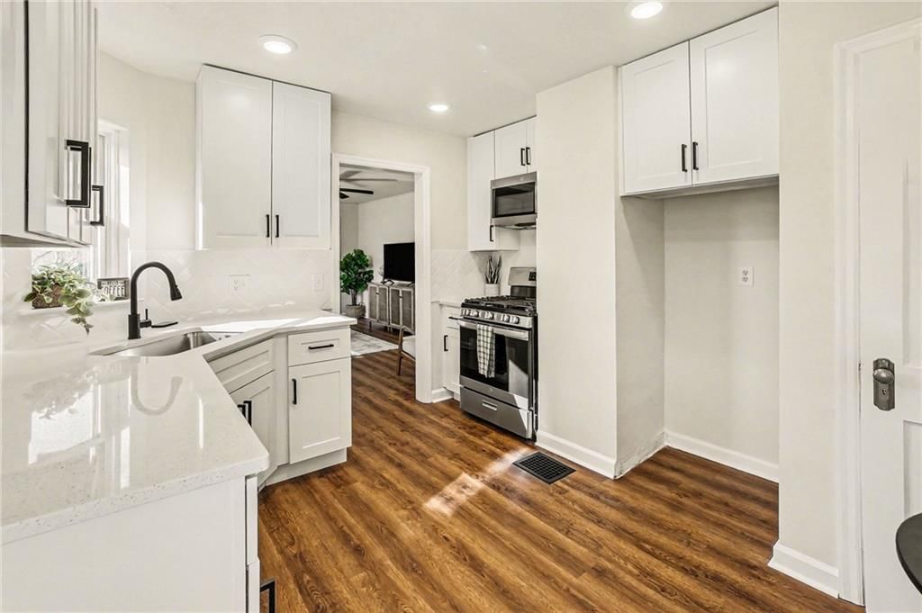 4526 N Bellefontaine Avenue — photo 10