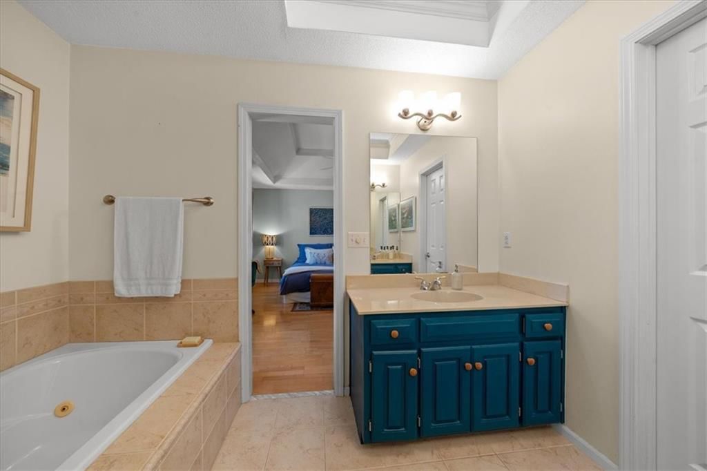 5811 W 124th Street — photo 16