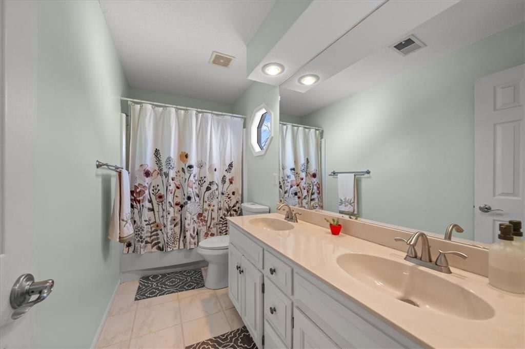 5811 W 124th Street — photo 19