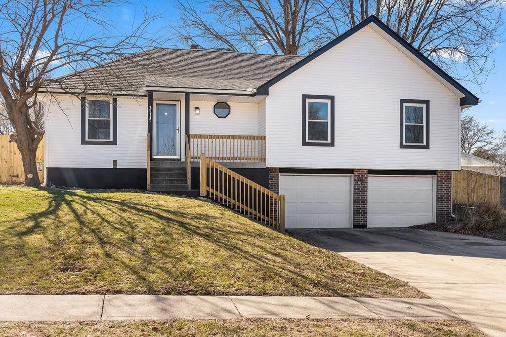 19115 E Roxsbury Lane — photo 2